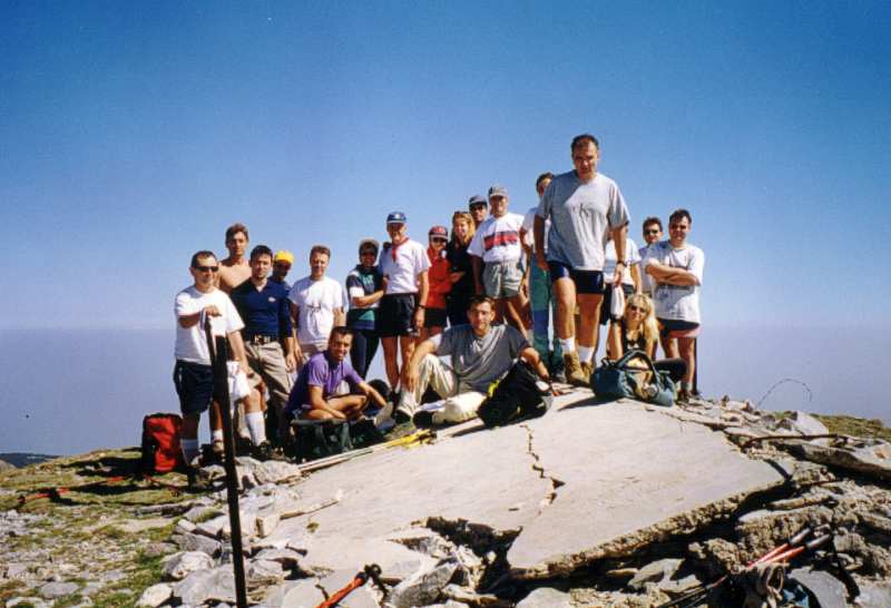 07. Αναμνηστική φωτογραφία. Ολόκληρη η αποστολή της ΟΛΘ στην κορυφή.