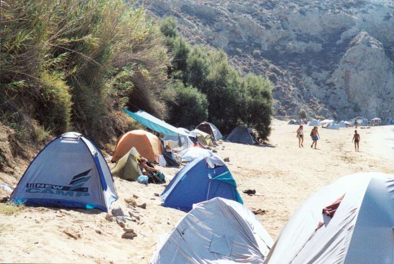 11. Η σκηνή μου 'New camp' στην παραλία Κλεισίδι μαζί με δεκάδες άλλους κατασκηνωτές που τους αρέσει η επαφή με τη φύση.
